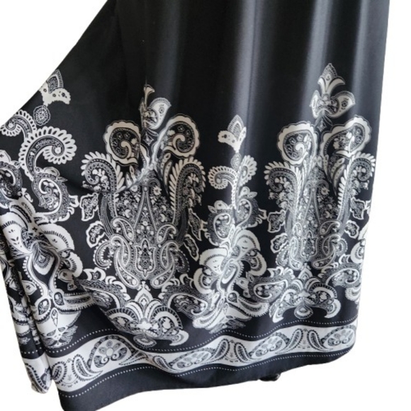 VENUS Bailey Blue Black and White Paisley Print Tube Dress - Picture 4 of 10